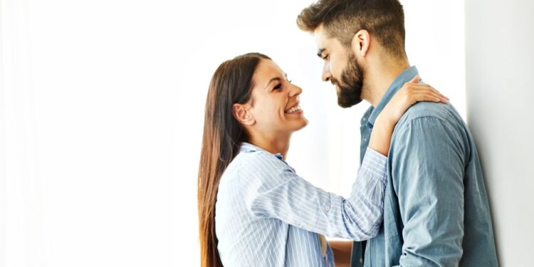 كيف أستعرض جمالي أمام زوجي كل يوم؟ خطوات بسيطة تعزز الأنوثة وتجدد العلاقة الزوجية