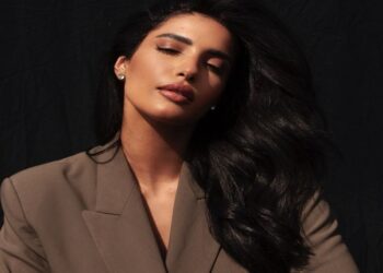 إينيز تكشف عن أغنيتها الجديدة « LA LA » بمشاركة تاوسن من ألبومها الأول FARASHA