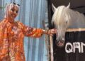 ضحى ممثلة مدينة الداخلة في “لالة العروسة” تطلب الدعاء لوالدتها بالشفاء