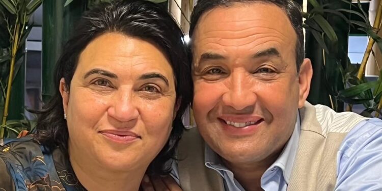 رشيد الوالي يوجه رسالة مؤثرة لزوجته: “شكرا عمري وابتسامتي على مجهودك من أجل سعادتنا”