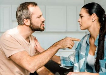 كيف أتخلص من العصبية مع زوجي وأقلل الخصومات؟