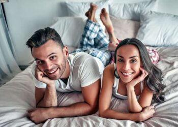 كيف تجددين جاذبيتك في نظر زوجك يوميًا؟ خطوات بسيطة تعزز الحب وتكسر الروتين