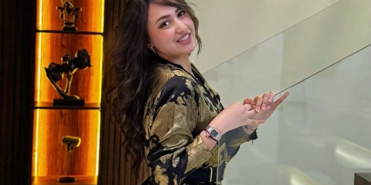 الفنانة هند الزيادي تحتفل بعيد ميلادها في أجواء بسيطة