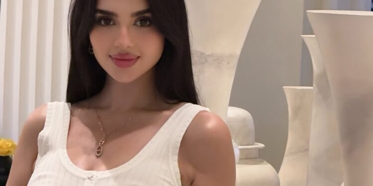 المغربية ميس دعاء تحتفل بفوز منتخب مصر