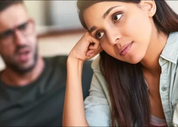 كيف أعود نفسي على حل المشاكل الزوجية بالحوار مع زوجي بدل الشجار؟