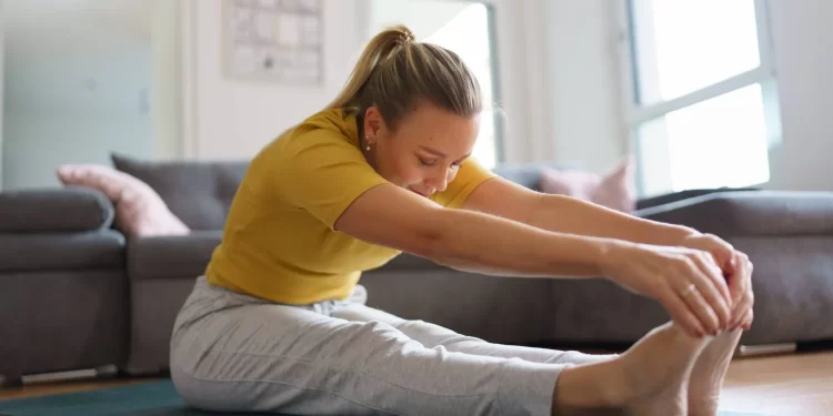 كيف تتمرن في المنزل لزيادة الوزن؟ خطوات فعالة لبناء العضلات بطريقة صحية