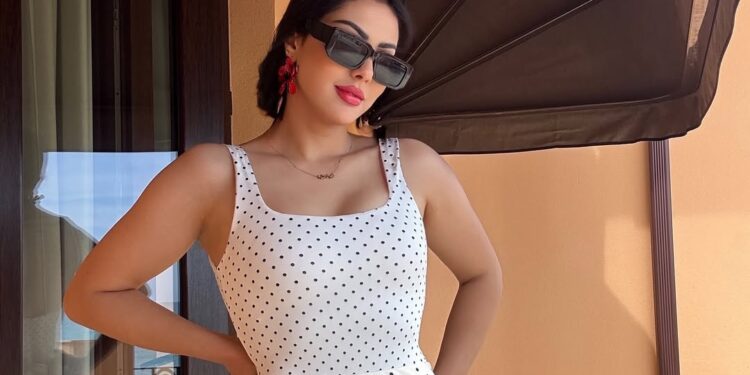 ابتسام تسكت تخرج عن صمتها برسالة نارية: “بنادم مسموم وكيجري غير فالشر”