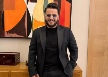 عثمان بلبل يتألق في مهرجان الشواطئ ويشعل حماس جمهور المضيق