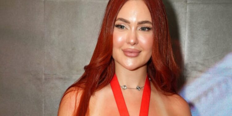 “ميدالية” تجمع خولة بنعمران ولازارو تحت إشراف “KER FACTOR”