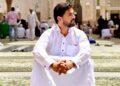 بالفيديو..عمر لطفي يؤدي مناسك العمرة ويوثق لحظات روحانية من رحلته