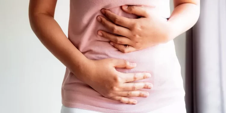 كيف تتخلص من نفخة البطن بسبب الغازات؟ خطوات بسيطة تمنحك راحة سريعة