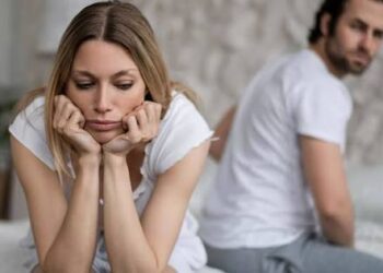 كيف تتجاوزين مشاكلك التواصلية مع زوجك؟
