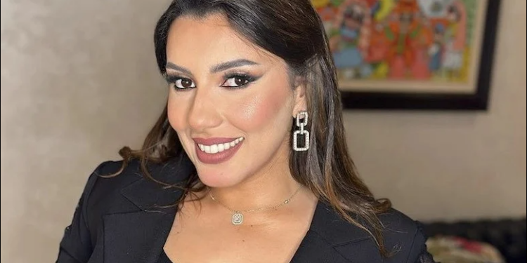 بكلمات مؤثرة..سحر الصديقي تستحضر ذكرى والدتها الراحلة