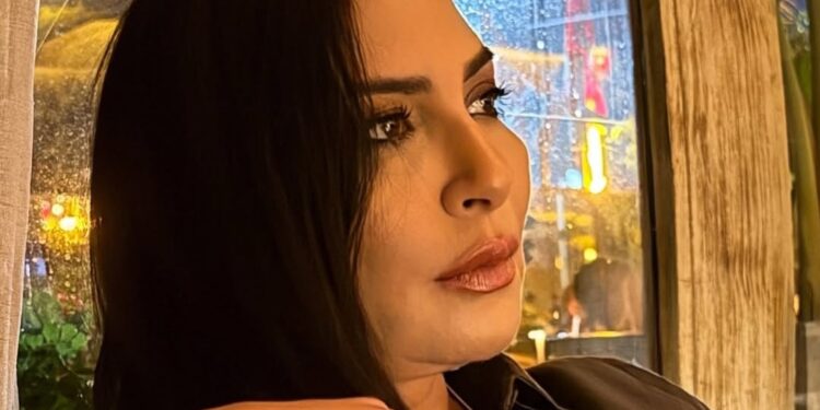 حنان الإبراهيمي تستحضر والدها الراحل..وتعبر عن اشتياقها له