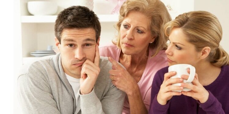 كيف أحسن علاقتي بحماتي وأحافظ على استقرار حياتي الزوجية؟