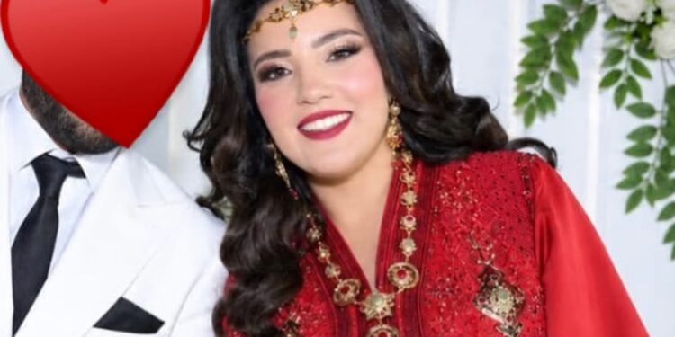 نجلة نجاة عتابو تحتفل بزفافها الثاني.. وتحرص على عدم إظهار ملامح زوجها