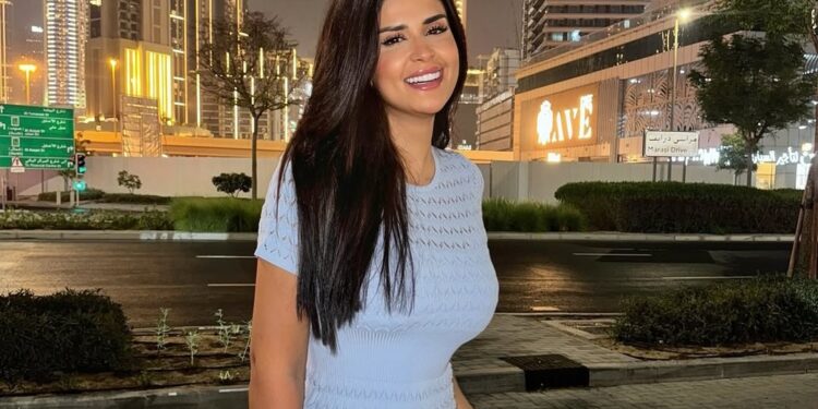 سلمى رشيد تستعد لجديدها الفني من داخل الاستوديو