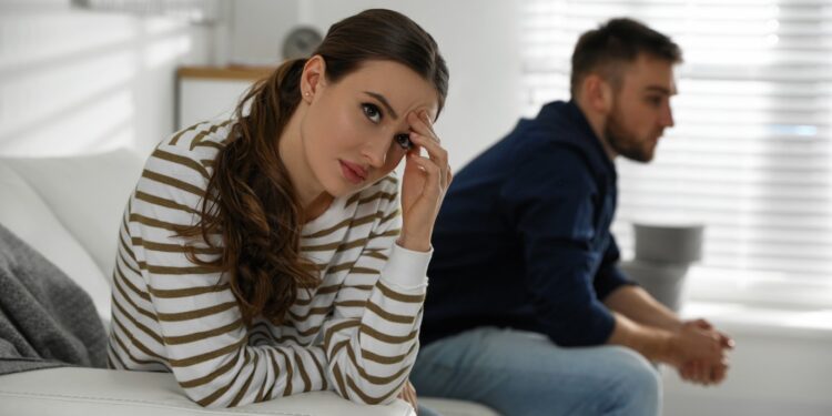 كيف أفتح مع زوجي موضوع عدم إشباع رغبتي الزوجية دون مشاكل؟